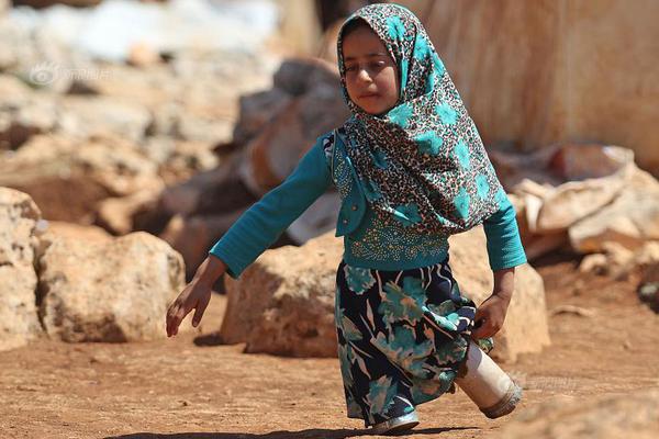 The government launched a campaign to encourage people to reduce food waste at home