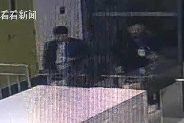 Pet hospital offers 24 hour emergency care for pets