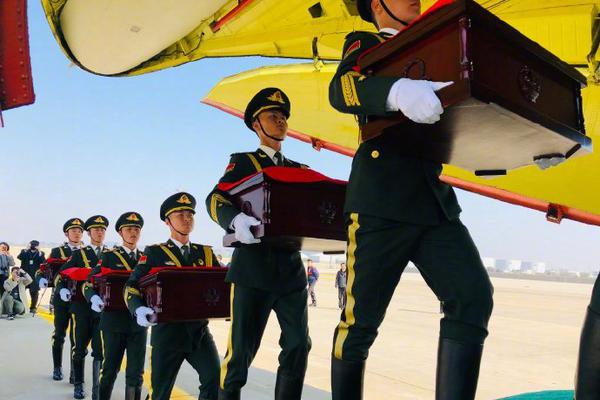 A severe thunderstorm hit the city causing damage to trees and power lines and delaying airport flights