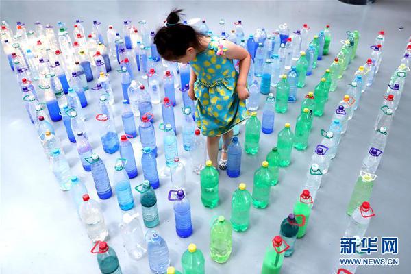 Fashion show raises money for women’s shelter