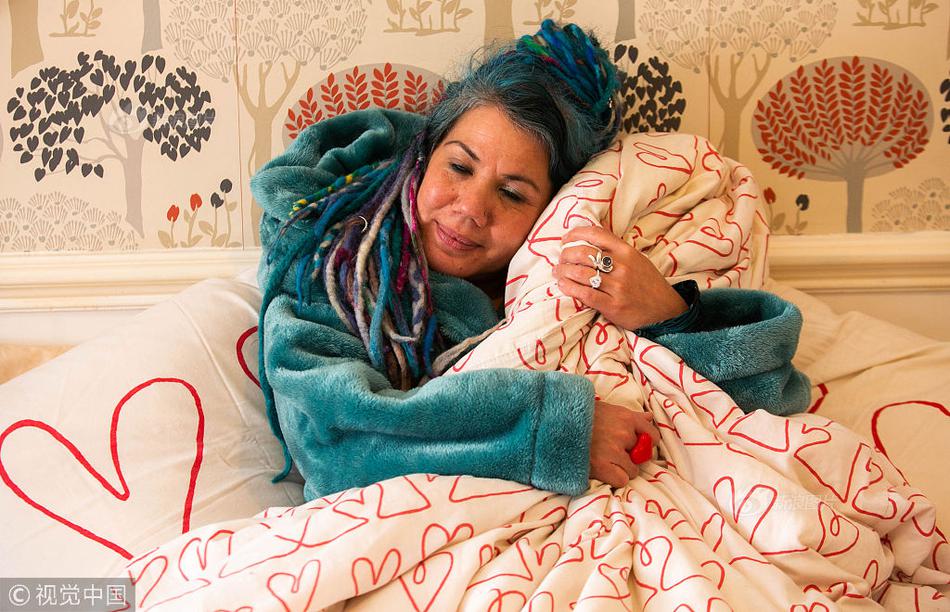 A golfer won a tournament by two strokes after a final round of exceptional play