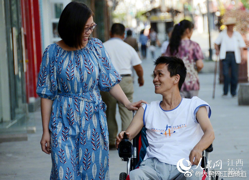 The government announced plans to build a new airport in a growing coastal city