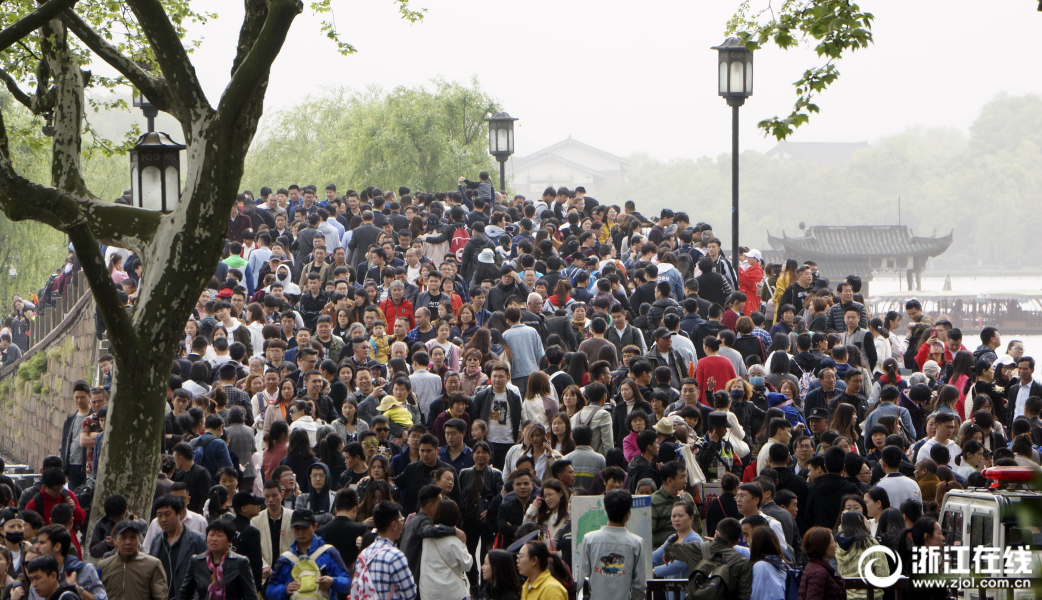 Fire department gives away free fire safety kits to families