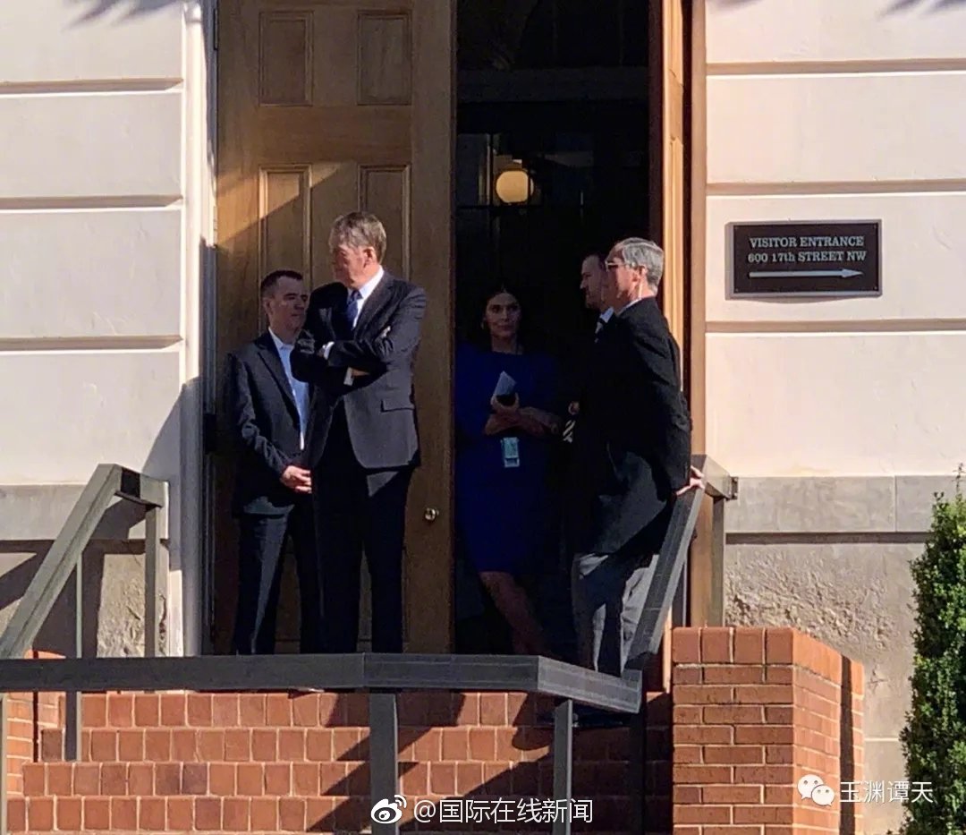 A popular fashion brand announced it will recycle old clothes into new products