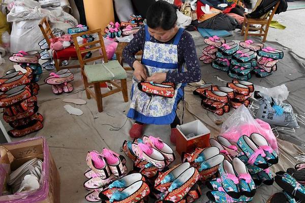 Motorcycle show features latest models from leading brands