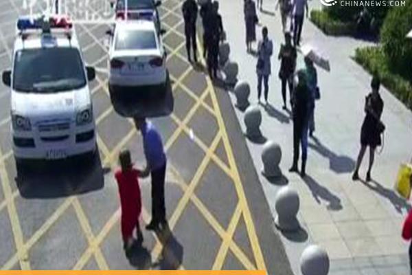 Police arrested seven individuals suspected of running a fraudulent online shopping scheme