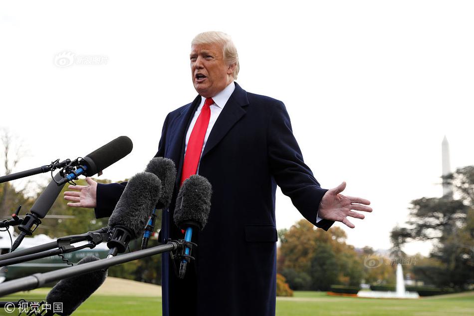 A new virtual reality (VR) headset was released that weighs 50% less than previous models reducing user fatigue