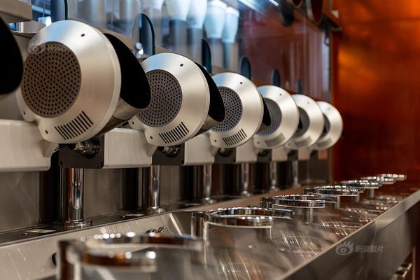 A tech startup created a new device that monitors air quality and alerts users to pollutants