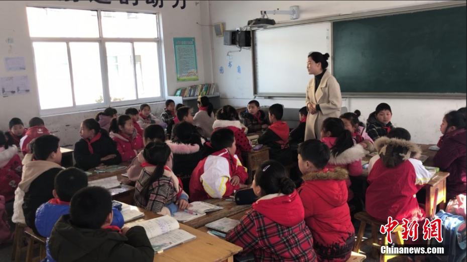 Research finds that playing piano improves reading skills in kids