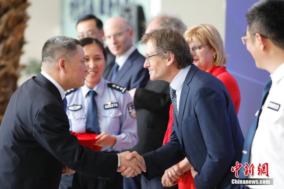 A tech company announced it will expand its operations to a new city and hire 500 employees