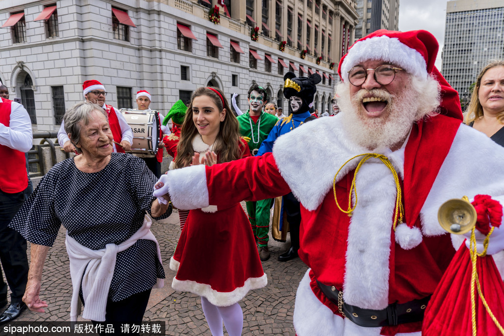 The government started a program to help farmers switch to organic farming methods