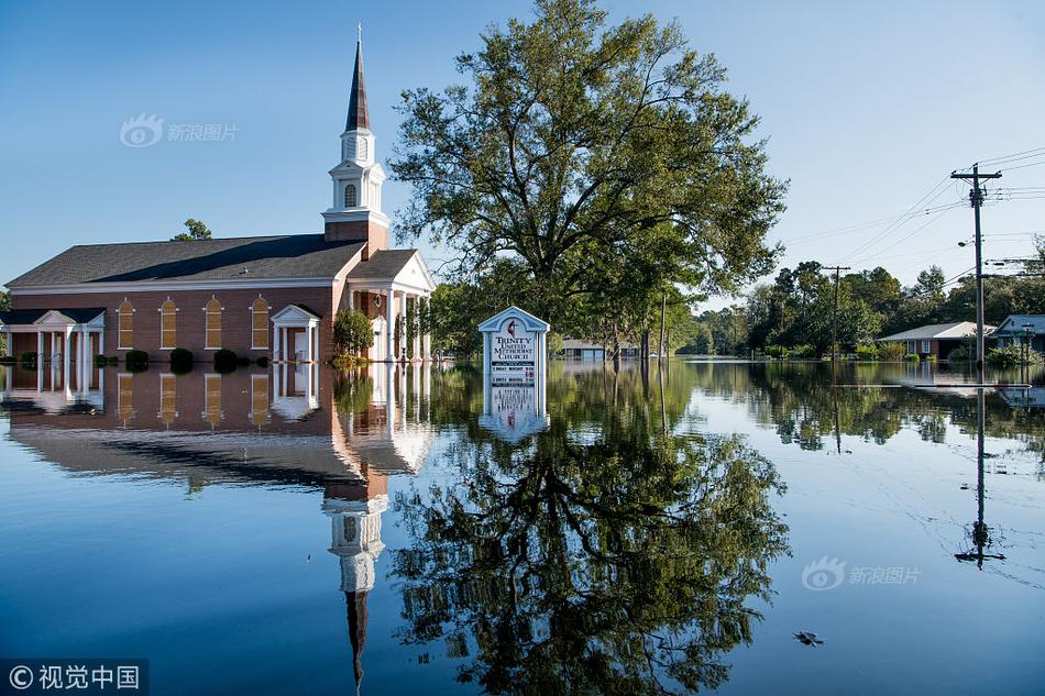 Public library starts new program to teach seniors how to use smartphones