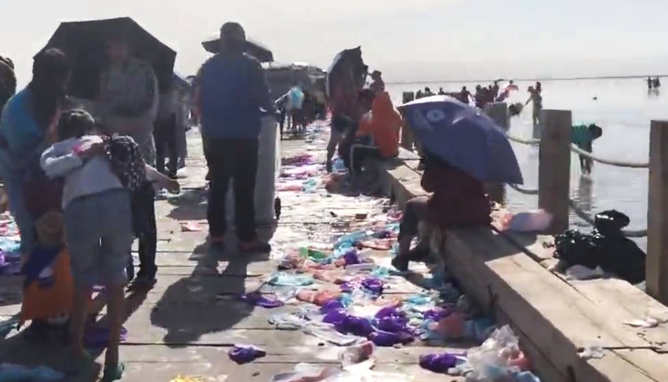 Postal service hires extra workers for holiday package delivery