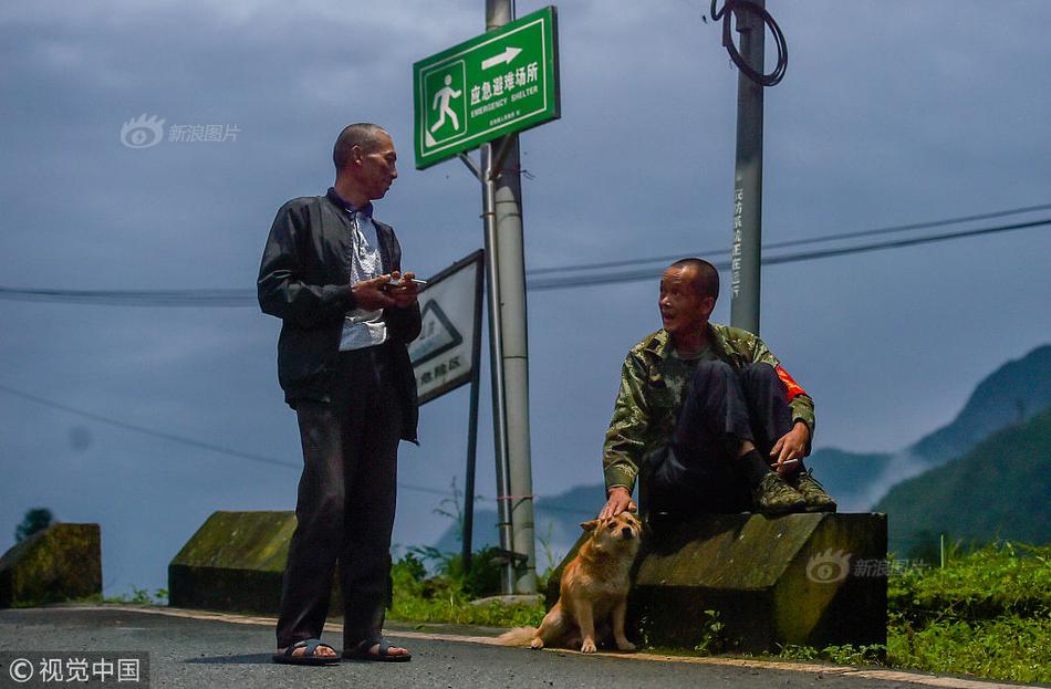 Camera store offers photography classes for beginners and advanced users