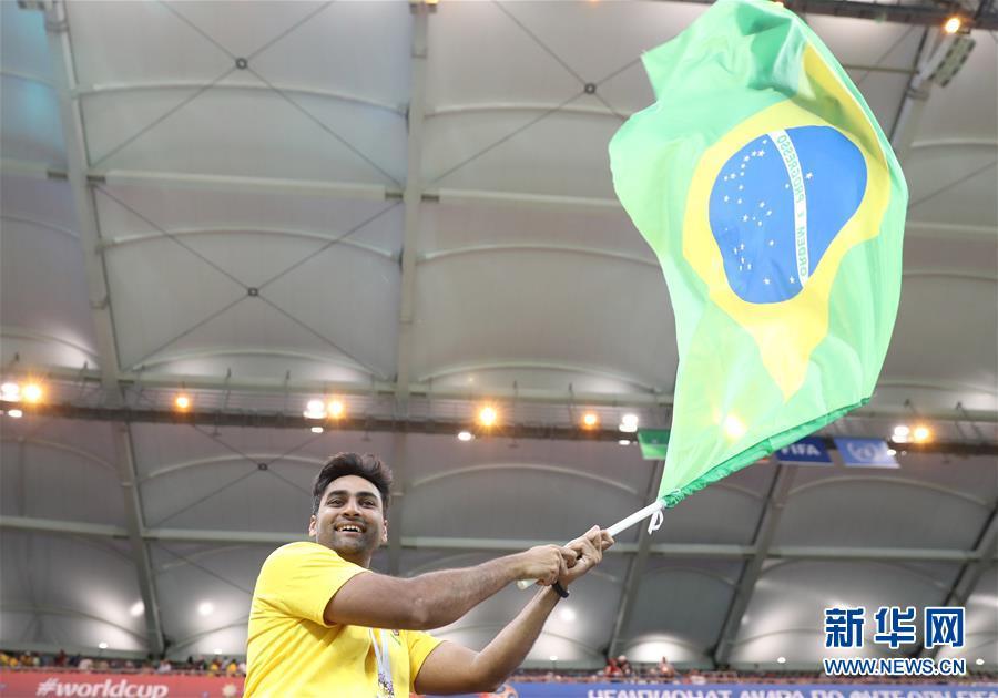 Postal service hires extra staff for holiday package delivery