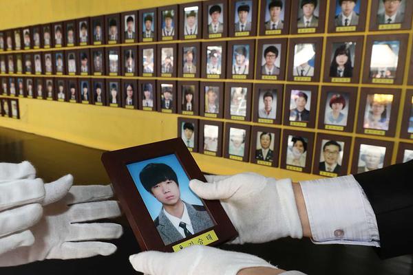 A university awarded honorary degrees to three leaders in the fields of science and education