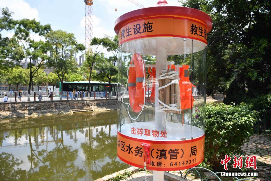 A farm started selling homemade jams and jellies made from its own fruit at local markets