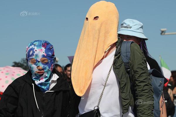 Candle company donates part of sales to wildlife conservation