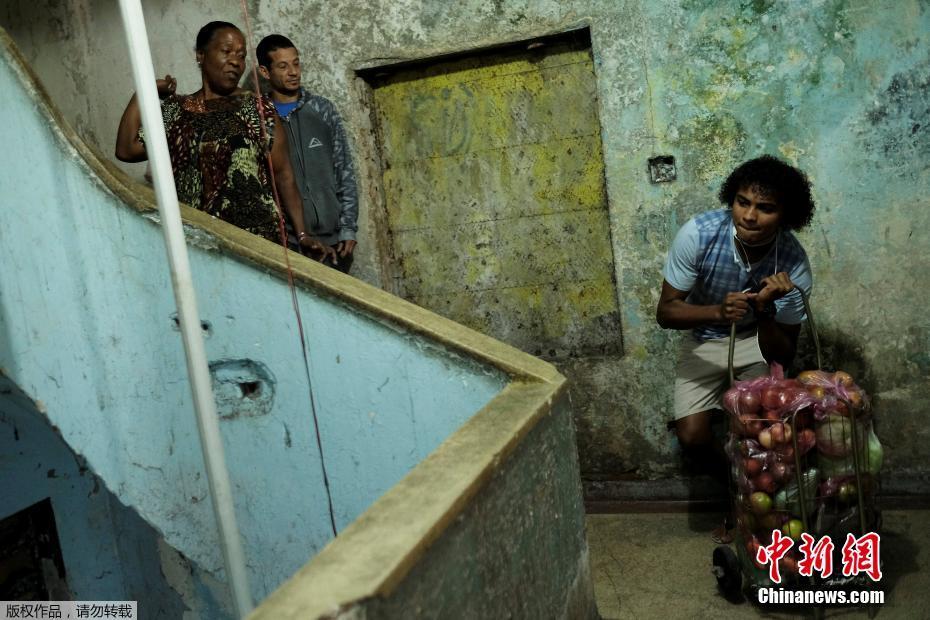 A major airline updated its in flight entertainment system with more movie options