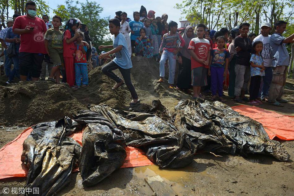 A team of veterinarians launched a program to provide free pet care to low-income families