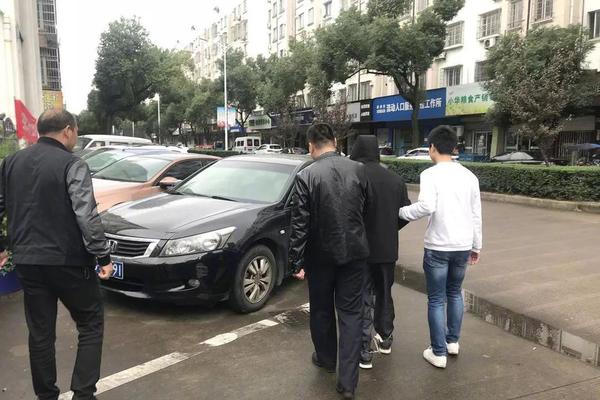 A farm started a Community Supported Agriculture (CSA) program, allowing customers to pre-purchase weekly produce boxes
