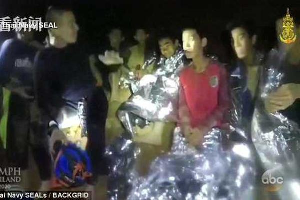 A local café offered free coffee to customers who bring their own reusable cups