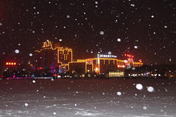 A restaurant started offering takeout and delivery services that now make up 30% of its sales