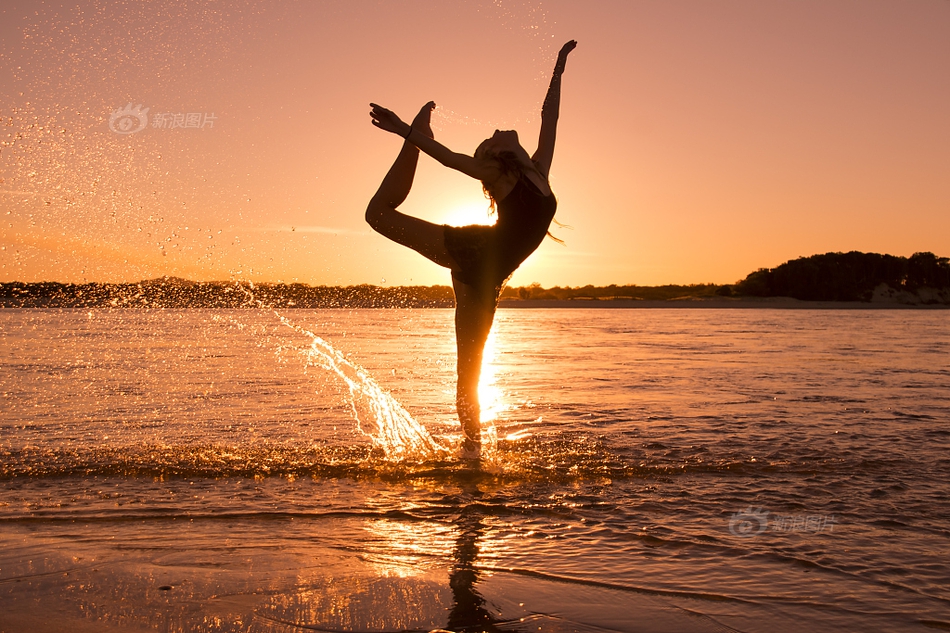 A large retail company said it will phase out single-use plastics in all its stores by the end of 2025