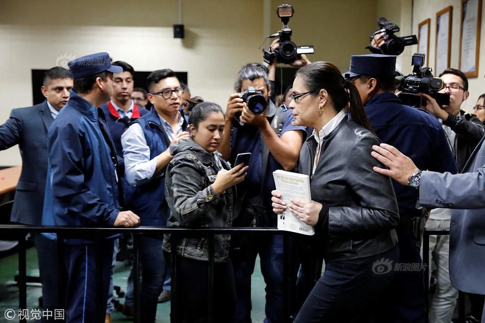 A local theater group staged a modern adaptation of a Shakespeare play, receiving rave reviews