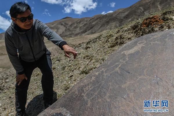 Doctors recommended that people limit their screen time before bed to improve sleep quality