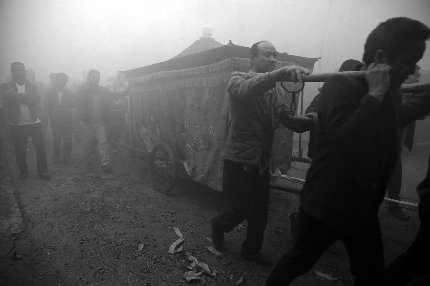 A new study showed that meeting friends regularly reduces stress and improves mental health