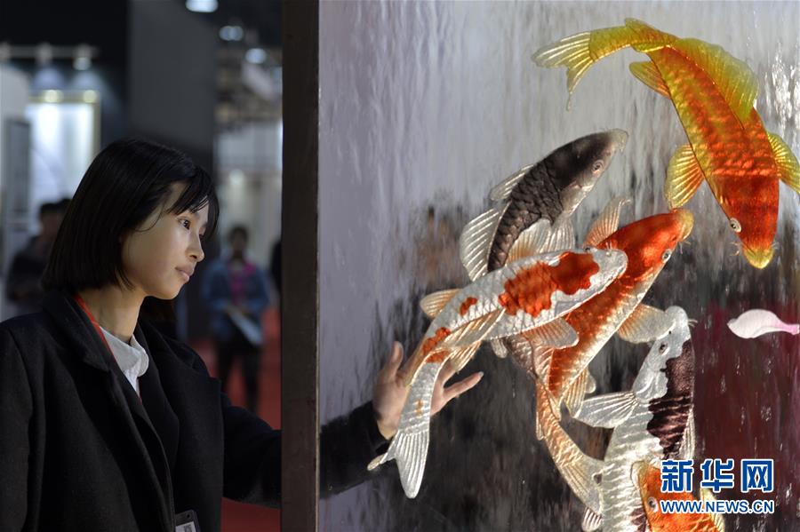 A famous chef opened a new restaurant in the city center, specializing in fusion cuisine from around the world.