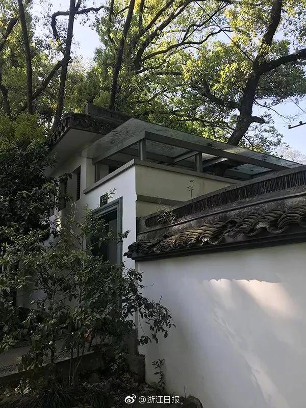 A photographer captured photos of a local sports team’s championship win that were used in the team’s yearbook