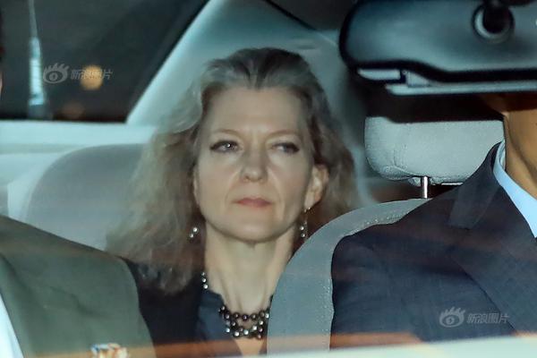 Scientists developed a new vaccine to protect honeybees from deadly viruses