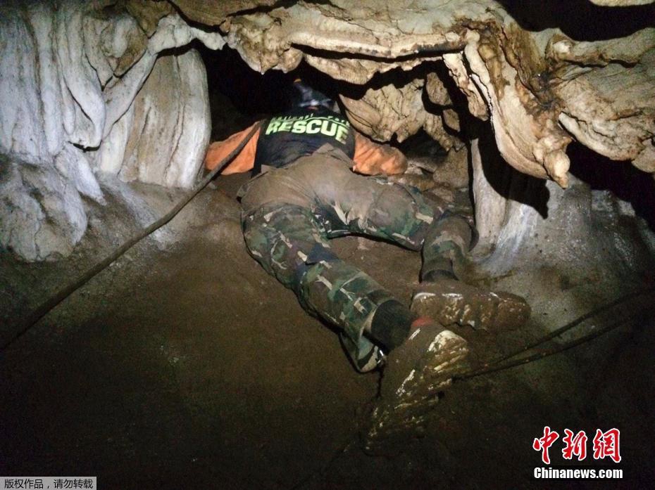 A university awarded honorary degrees to two leaders in the field of environmental science