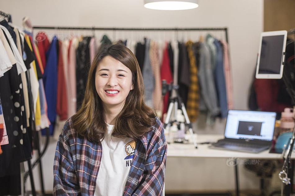 A software company offered a free trial of its program to attract new customers