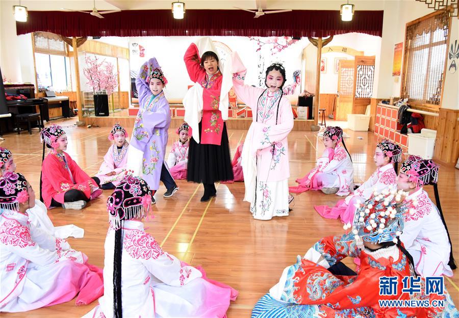 A hospital started a smoking cessation program with counseling and medication support