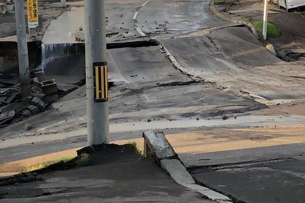 A study revealed that eating nuts as a snack helps maintain healthy cholesterol levels