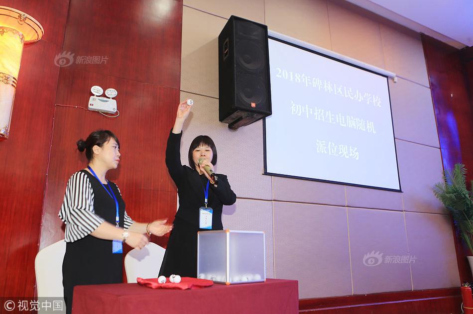 A museum hosted a lecture by a renowned archaeologist about recent discoveries in ancient ruins