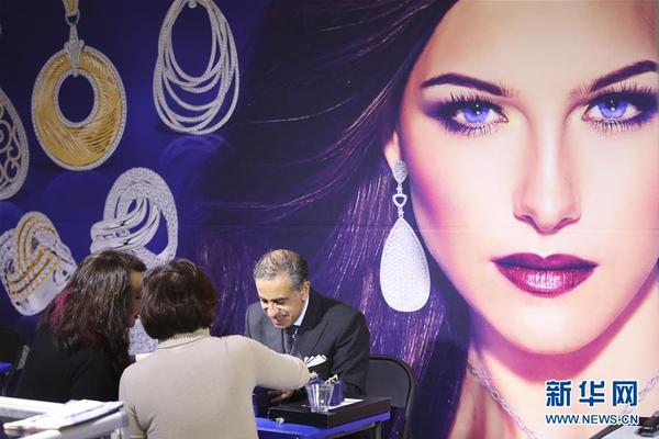 A grocery store started labeling products with their origin to help customers support local farmers