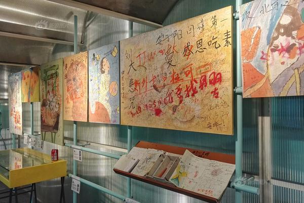 A community group organized a fundraiser that collected $6000 to buy new books for a local library