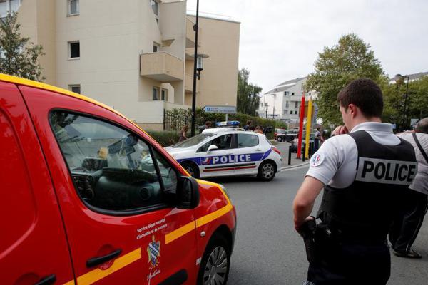 A car accident on a major highway caused a 10-mile traffic jam during morning rush hour; no serious injuries were reported.