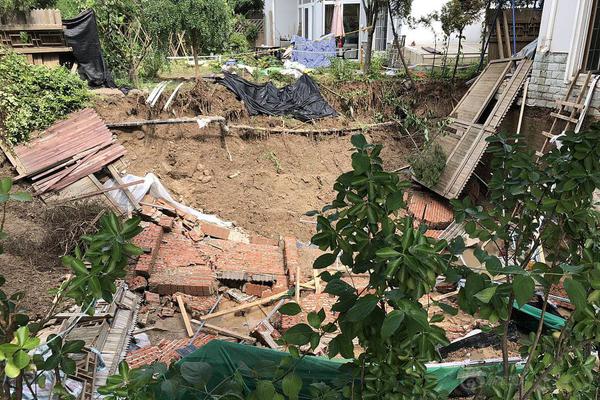 The prime minister held a meeting with labor leaders to discuss workers’ rights reforms