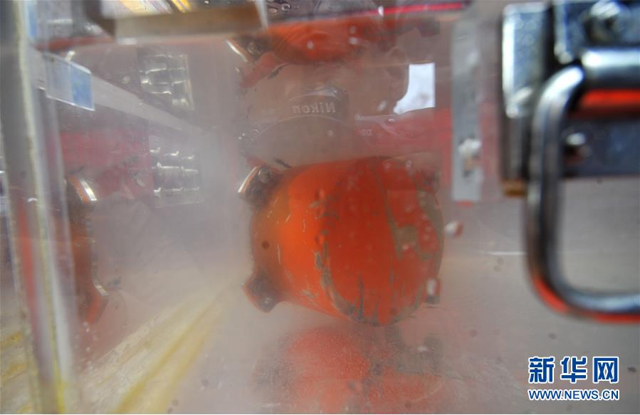 Electronics store offers back-to-school discounts on laptops