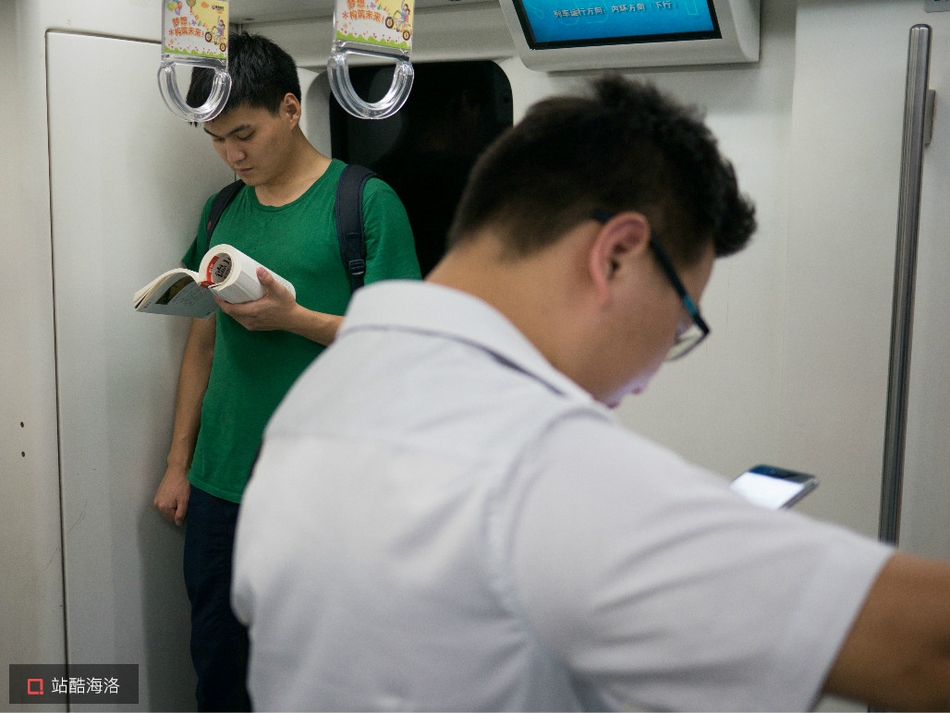 Postal service delivers holiday packages ahead of schedule this year