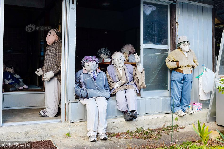 Fitness center adds new cycling studio with virtual reality rides