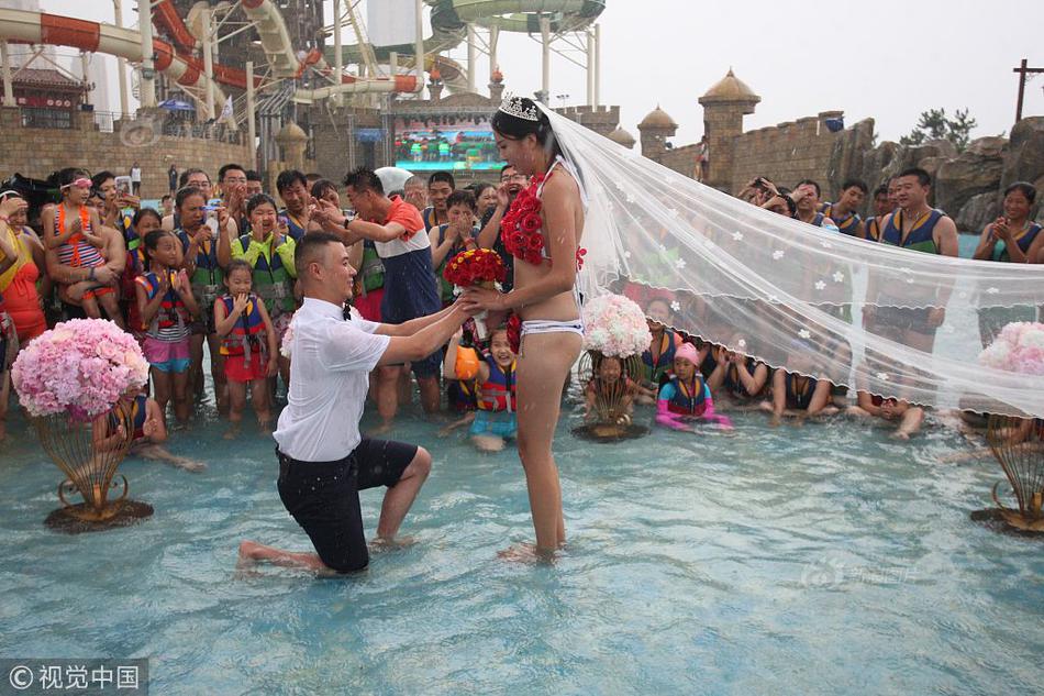 Fashion show features designs by students from local fashion school