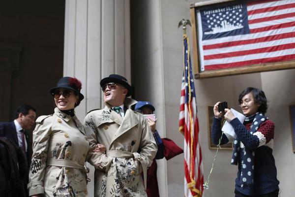 Photography exhibit featuring images of endangered species opens at science center