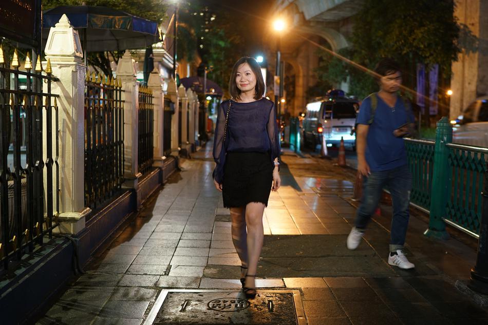 A renowned painter opened an exhibition featuring 50 new works inspired by urban landscapes