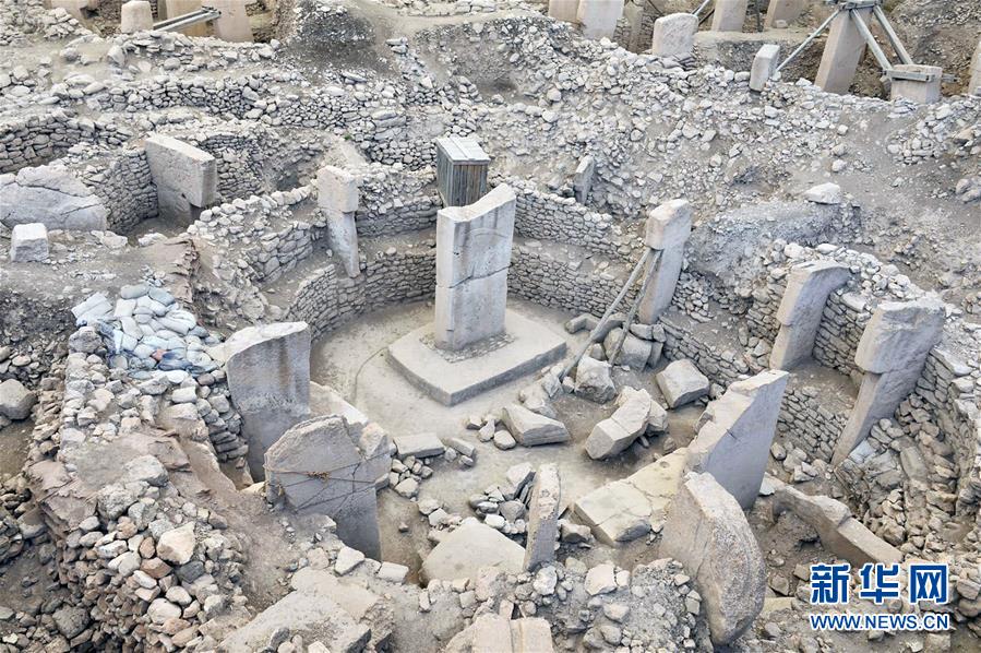 A famous actress announced she will produce a documentary about women’s rights